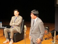 同期の絵本作家の発言にビックリする山里。