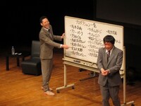 山里から東野への質問は「移籍するなら」。