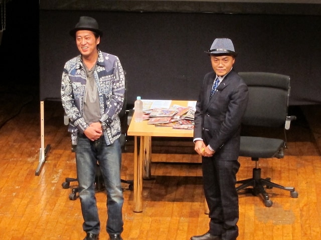 トークライブ「門害不出」に出演した浅草キッド水道橋博士とブラックマヨネーズ吉田。