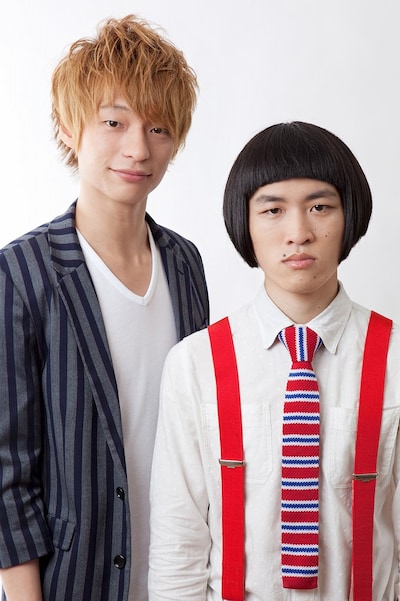 門出ピーチクパーチク。左がAKI、右が加藤パーチク。