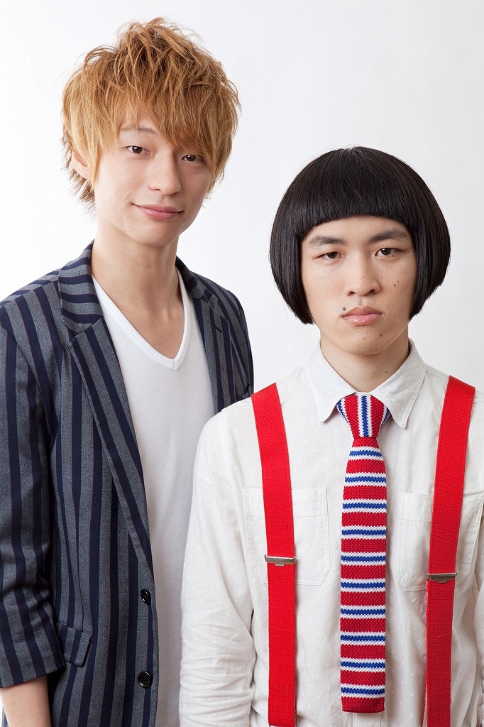 門出ピーチクパーチク。左がAKI、右が加藤パーチク。