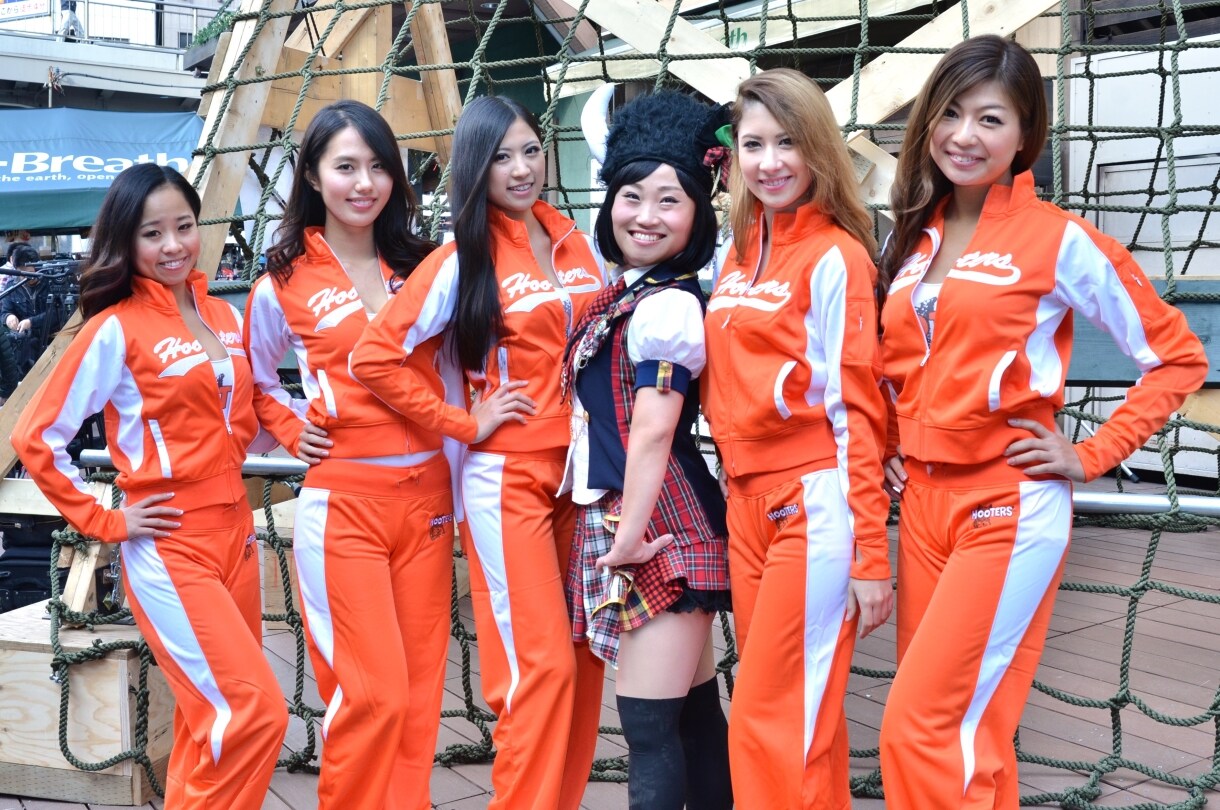 ☆本物！☆ HOOTERS フーターズ ウエイトレス 制服 シカゴ 美女たちが