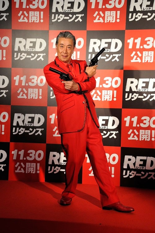 映画「REDリターンズ」の公開CMナレーション収録を行った高田純次。