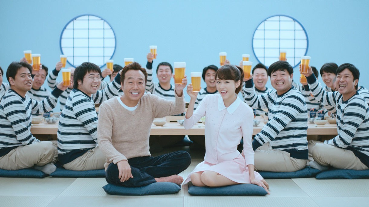 「サッポロ 極ZERO」テレビCM第3弾「飲み会」編のワンシーン。