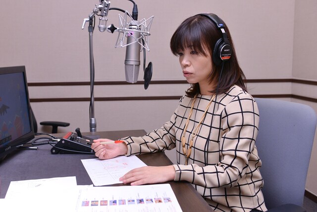 アフラックのテレビCM「ブラックスワンクリスマス」編で声優を務めた大久保佳代子。