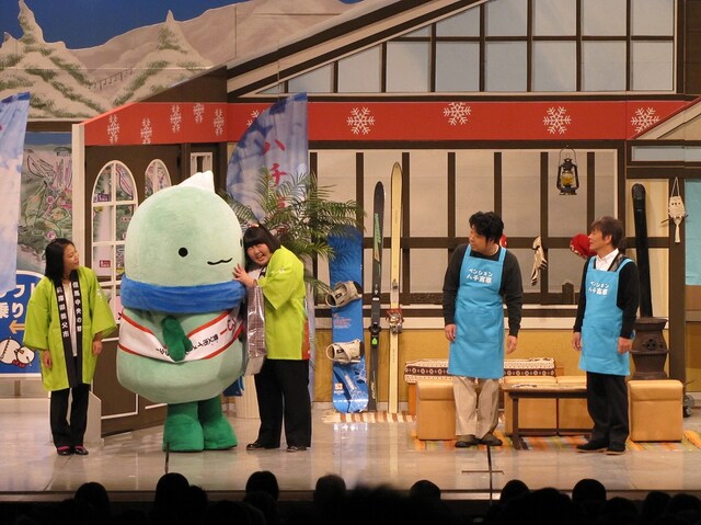 吉本新喜劇「私をハチ高原に連れてって」(c)吉本興業