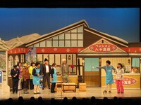 吉本新喜劇「私をハチ高原に連れてって」(c)吉本興業