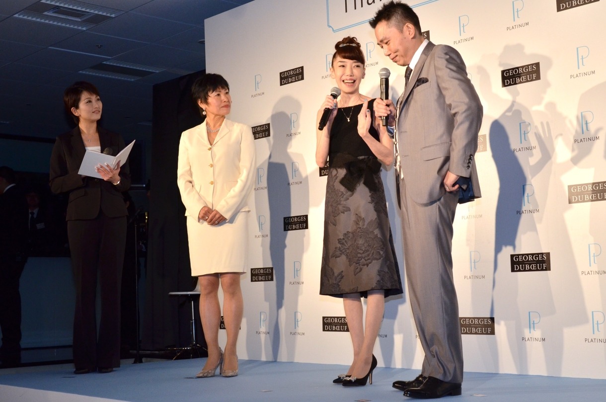 イベントの様子。爆笑問題・太田（右）が普段とは違う表情を見せた。