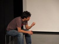 検証VTRを見て呆然とする木本。ここ数日、仕事もてにつかないほど本気で相方を心配しいた。