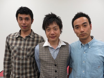 初冠番組「かもめんたるが翔んだ日」（NOTTV）の収録を行ったかもめんたる（右）と、小島よしお（左）。