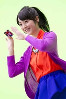 撮影中の佐々木希。