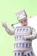 撮影中の渡辺直美。