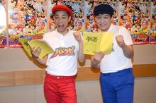 公開アフレコを行ったCOWCOW。