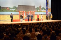 真打ち昇進披露の様子。