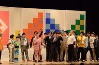 「合計芸暦対決」に挑む若手。