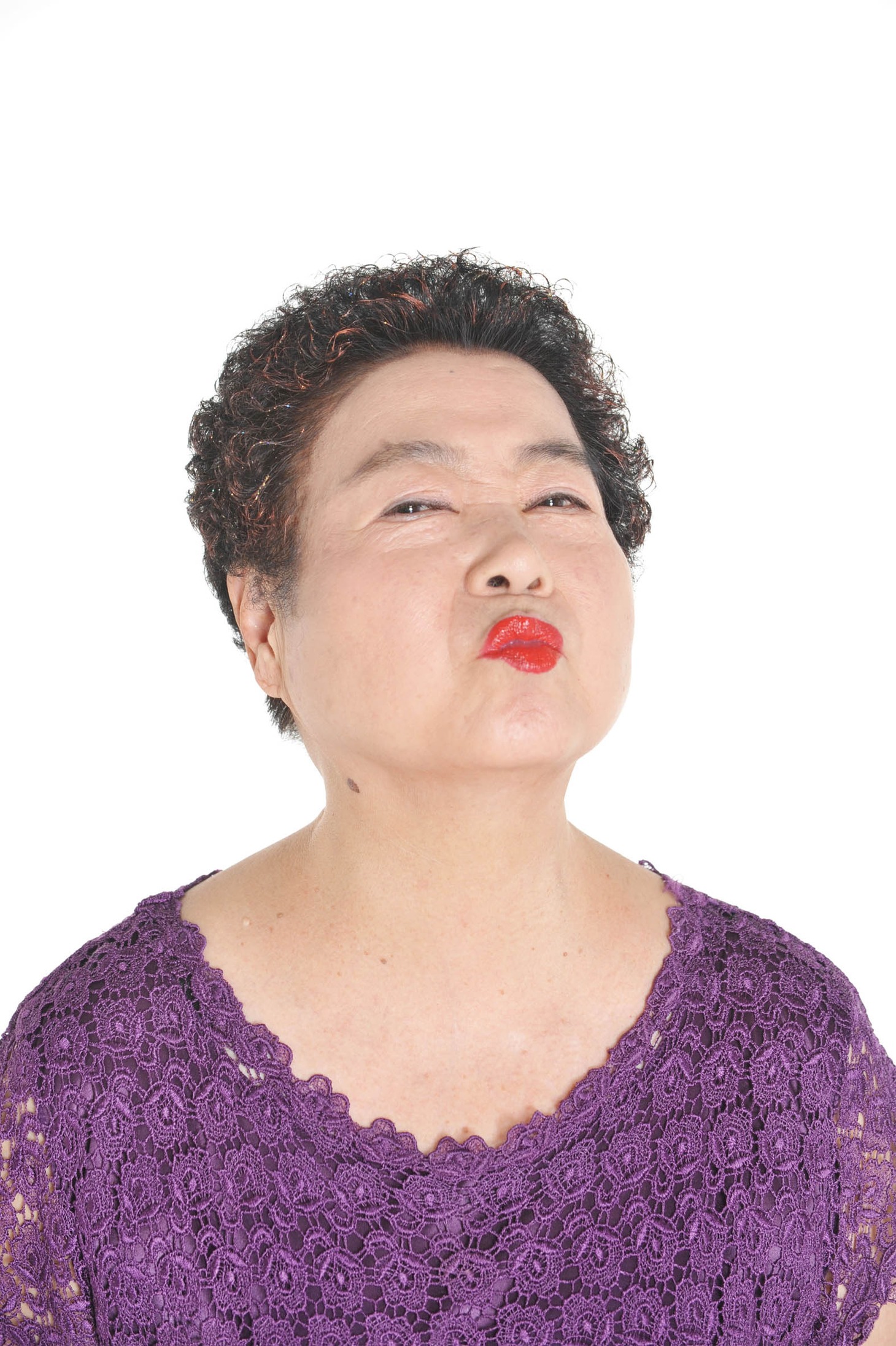 「ガキの使い」DVD＆Blu-ray発売記念イベントで、キスのギネス世界記録に挑戦する、おばちゃん1号。