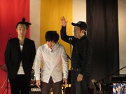 「スーパーオクトーバーフェスト in 東京ドーム2013」でネタを披露したグランジ。