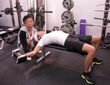 トレーニング中のチュートリアル徳井。(c)日本テレビ