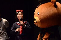 キンタロー。はモリノと顔の大きさを比較。