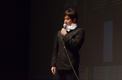 なすなかにし那須は罰ゲームでモノボケ「ムチウチの男前」を披露することに。