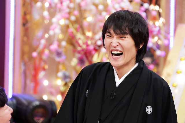 「今年も生だよ！笑いっぱなしのお正月！～2014年ざっくり新年会～」に出演する千原ジュニア。(c)テレビ東京