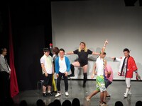 オープニングからボケまくりの次世代ノーセンス芸人。