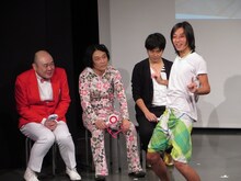 男前であることがマイナスに繋がったレッドガオ井上と、後輩を冷ややかな目で見る永野。