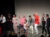 ボケが大渋滞のオープニング。