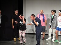 謎の「チョチョチョチョ」対決。