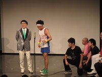 途中でメンバーが入れ替わる、ちゅうえい、くぼた、池崎のトリオ漫才。