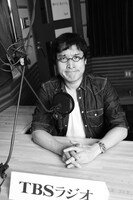 「お笑いラジオの時間」に登場する南海キャンディーズ山里。