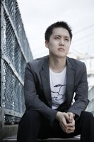 月例ライブ「お笑いトークラリー」を主催するラリー遠田。