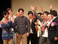 年間ランキング6位のインスタントジョンソン。エンディングでは、スギ。の結婚を祝ってゆうぞうから「おめでとちゃーん」。