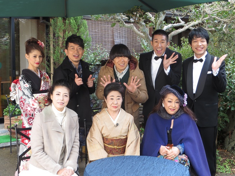 「雨上がり決死隊 VS わがまま大女優 京都おもてなしツアー」集合写真。