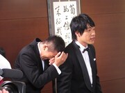 珍味の反応をみて苦笑する麒麟。