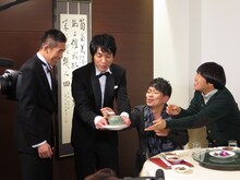 「雨上がり決死隊 VS わがまま大女優 京都おもてなしツアー」でボケすぎて高級中華料理を麒麟に取り上げられる雨上がり決死隊。