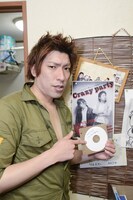 ベイビーギャングりんたろー 「よしもと若手芸人 THE ROOM2」撮影：榎本靖史（STUDIO ROCKet）