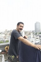 デニス植野 「よしもと若手芸人 THE ROOM2」撮影：榎本靖史（STUDIO ROCKet）