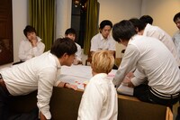 特集記事「FKD48流Live'Spotのススメ」撮影中の様子。