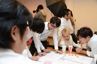 特集記事「FKD48流Live'Spotのススメ」撮影中の様子。