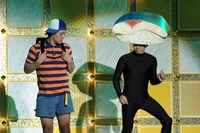 DVD「キングオブコント2013」収録のワンシーン。