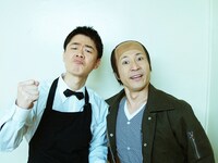 2月10日に大阪・なんばグランド花月にて「しみけん、すっちーの新喜劇60　～座長に・・・なりたいんや！～」を上演する清水けんじ（左）とすっちー（右）。