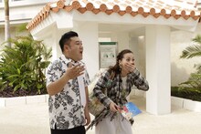 アンタッチャブル山崎と土屋アンナ（左から）。(c)CTV