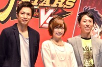 チュートリアルと大島麻衣（中央）。