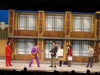 吉本新喜劇「しみけんのウキワ荘を守れ！」(c)吉本興業