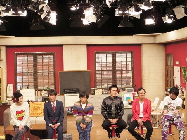 豊本のコスプレをやりたいという早見に大変さを熱弁する豊本（一番右）。