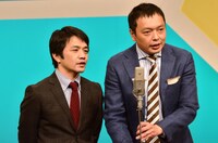 中川家。礼二（右）が、劇場の所在地・千葉の詳しい鉄道事情をトークに盛り込み、地元のファンを唸らせた。