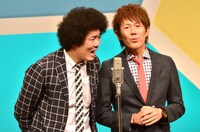 トータルテンボス。藤田（左）が野球部を辞めようとするのを大村（右）が引き止めるストーリー。