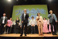 漫才に初挑戦した大竹まこと（前列左）、きたろう（前列中央）と、斉木しげる（前列右）。(c)文化放送