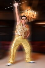 「なめこのCD2」に参加しているスギちゃん。